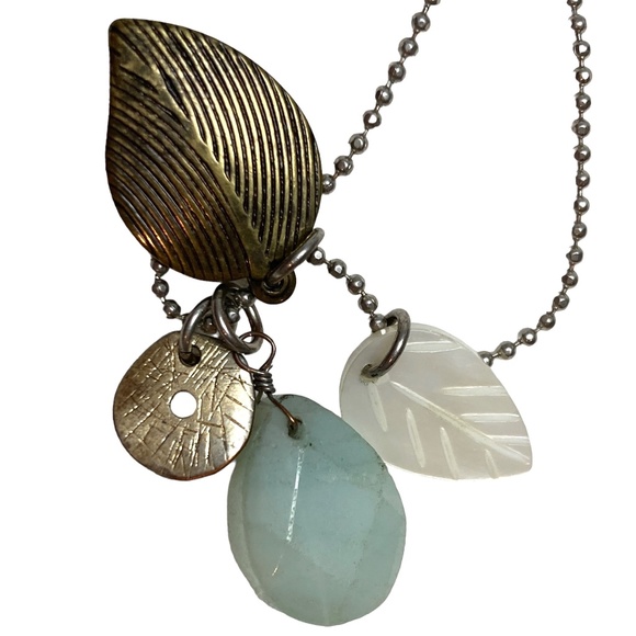 necklace 4 charms AMERICAN EAGLE OUTFITTERS 34-36" silver chain blue shell - Picture 3 of 12